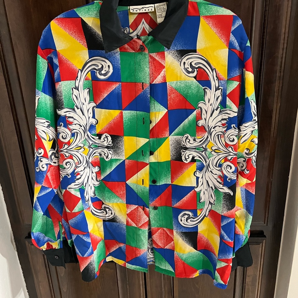 Antibes Vintage Graphic Button-Up Shirt | Bold
Geometric Baroque Print 90s art